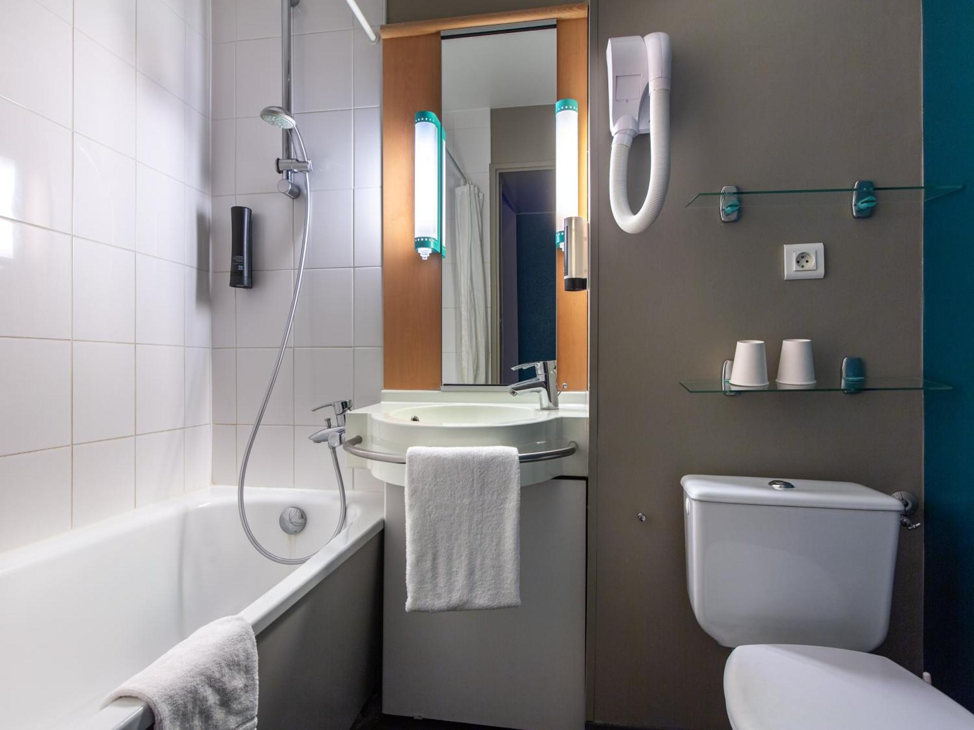 B&B Hotel Orleans Nord Саран Экстерьер фото