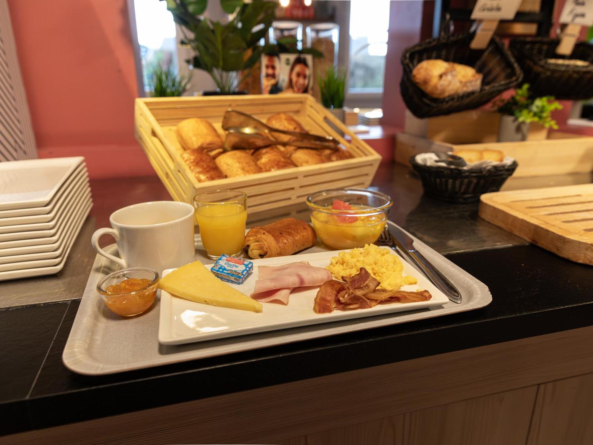 B&B Hotel Orleans Nord Саран Экстерьер фото
